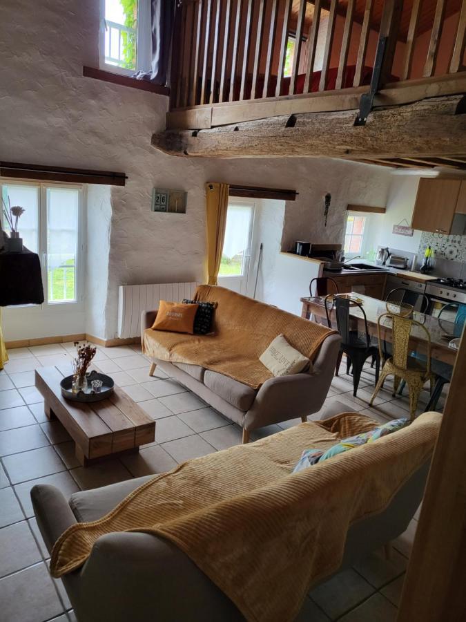Gite Chamarel Les Aubiers Экстерьер фото
