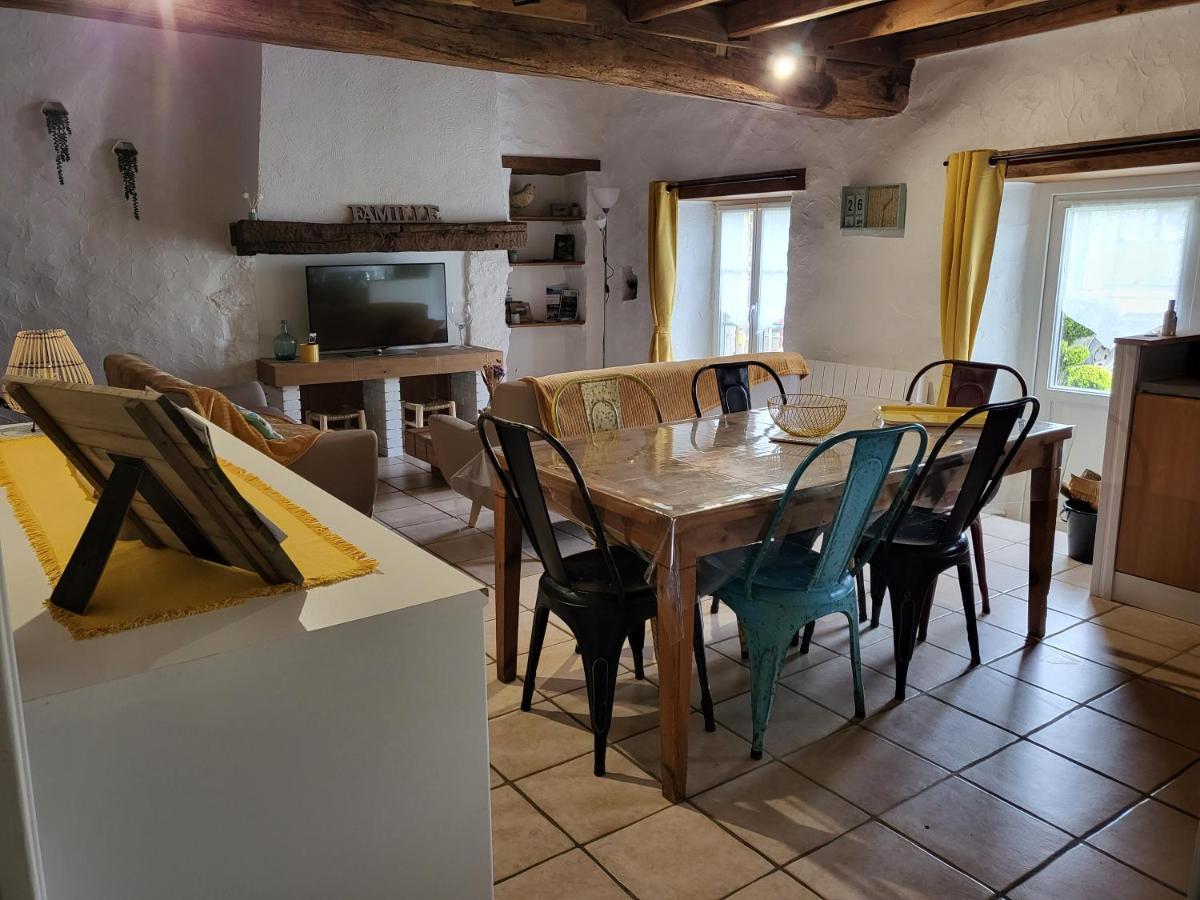 Gite Chamarel Les Aubiers Экстерьер фото